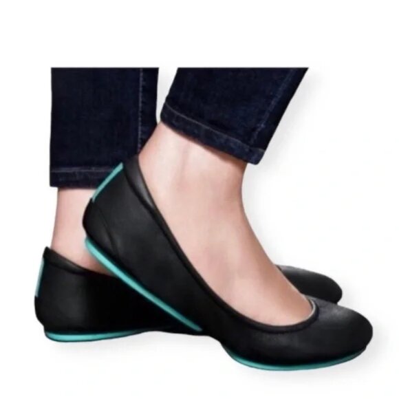 Black Leather Tieks Size 7 Ballerina Flats Well Worn - Picture 2 of 16